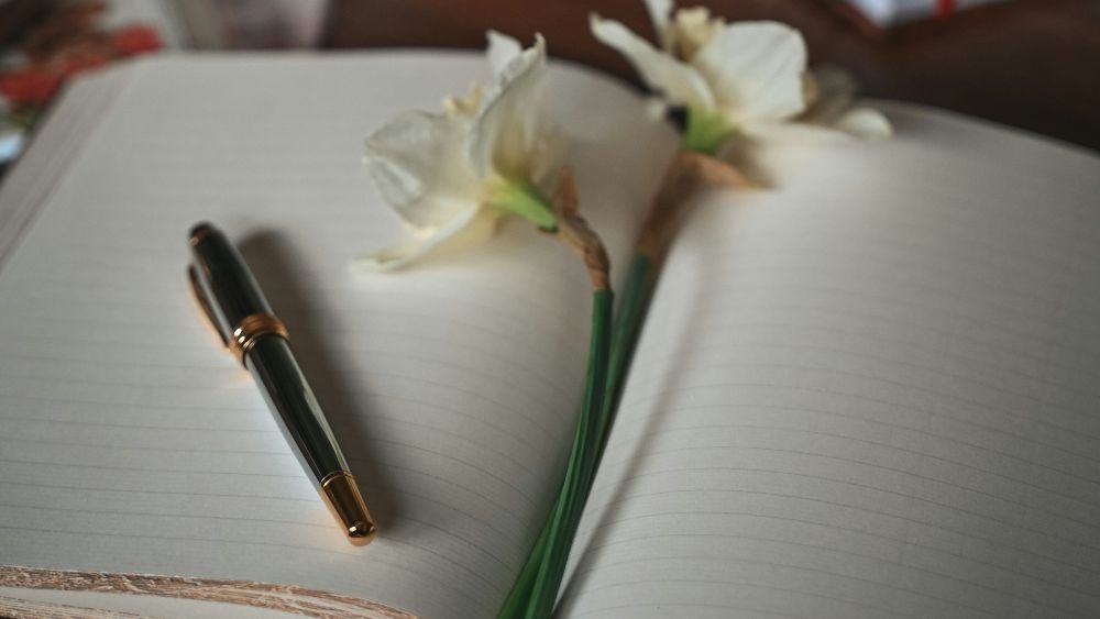 6 Journaling Prompts to Help You Improve Communication